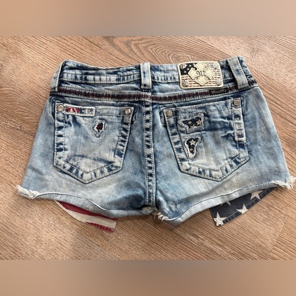 Miss Me Patriotic American Flag Distressed Cutoff Denim Shorts Size 27 - Picture 2 of 15